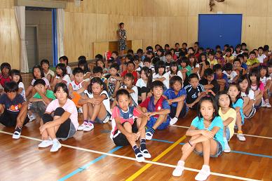 小学校集会 ようこそ！足利市立けやき小学校へ